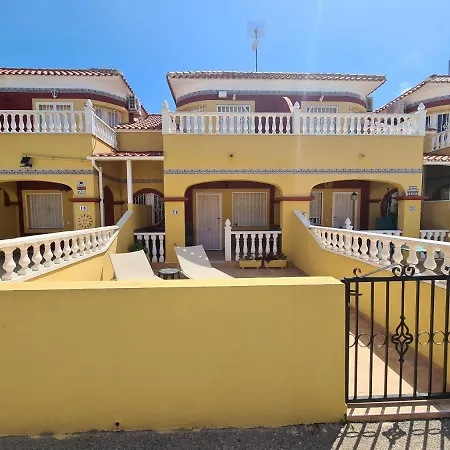 2 Bedroom In Closed Urbanisation Vakantiehuis *