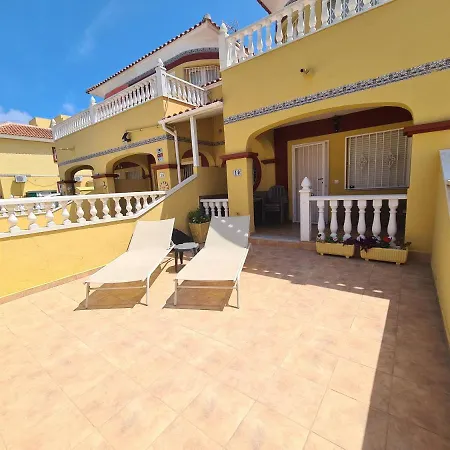 Vakantiehuis 2 Bedroom In Closed Urbanisation Torrevieja