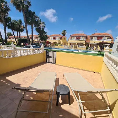 Vakantiehuis 2 Bedroom In Closed Urbanisation Torrevieja