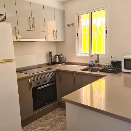 Vakantiehuis 2 Bedroom In Closed Urbanisation