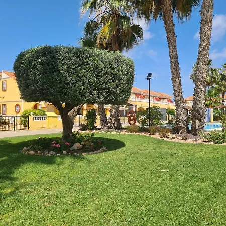 Vakantiehuis 2 Bedroom In Closed Urbanisation Torrevieja